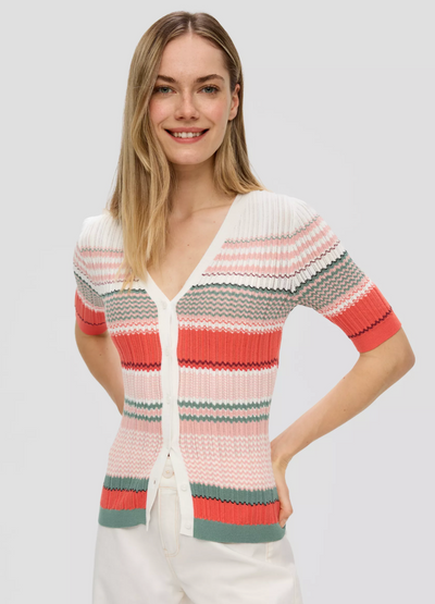 Knitted top with buttons