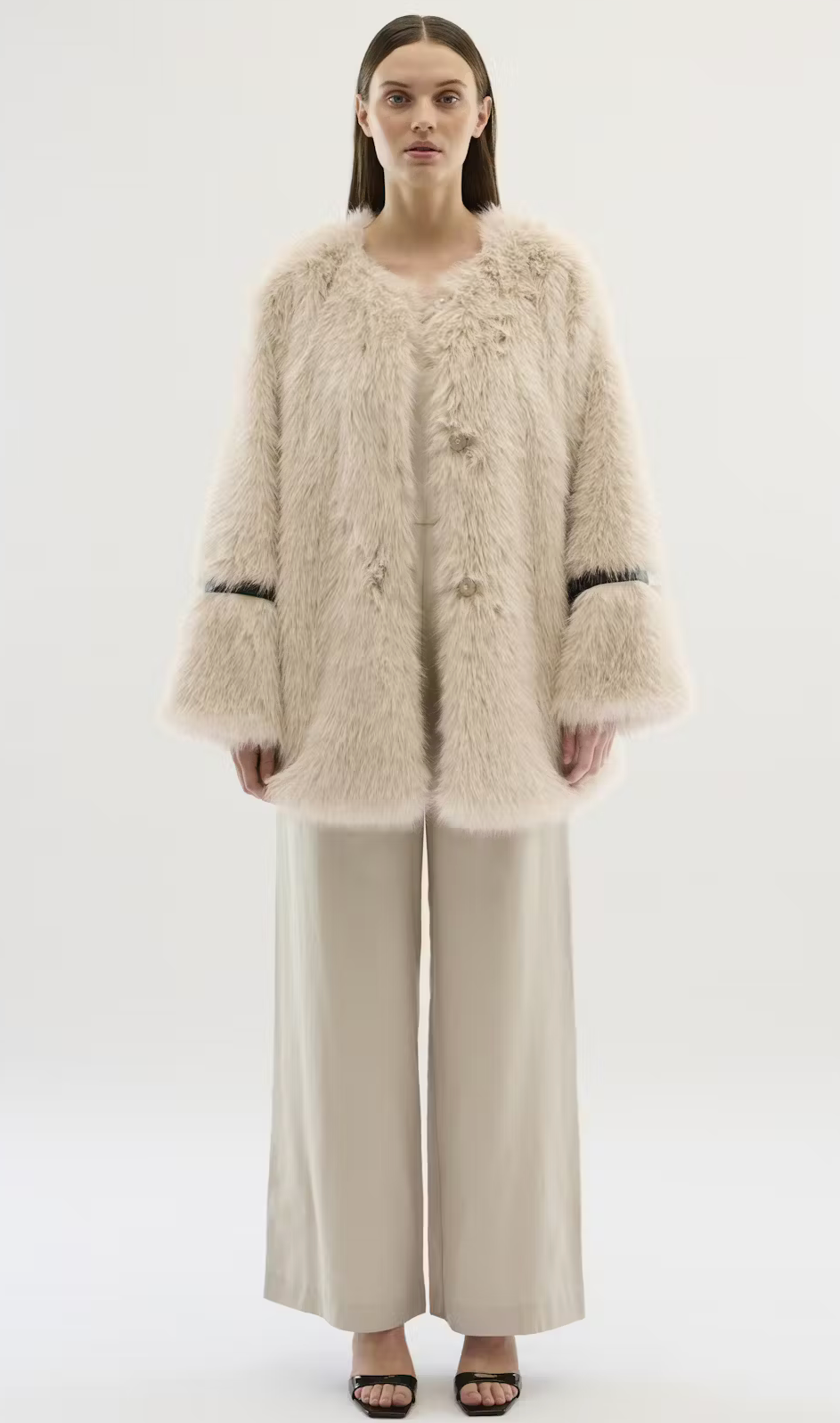 KBPearly Faux Fur coat