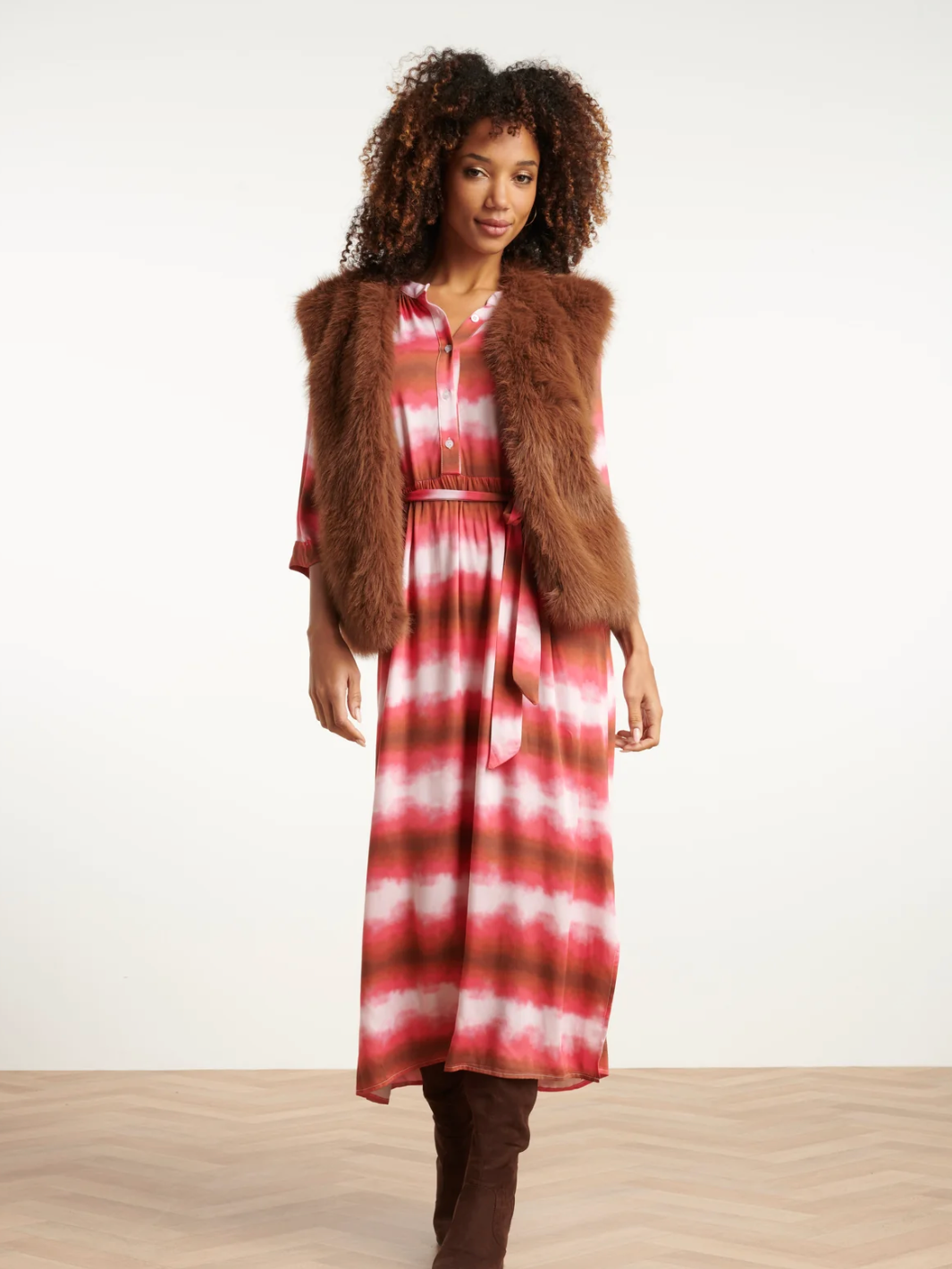 25621 BROWN FAUX FUR GILET | BROWN