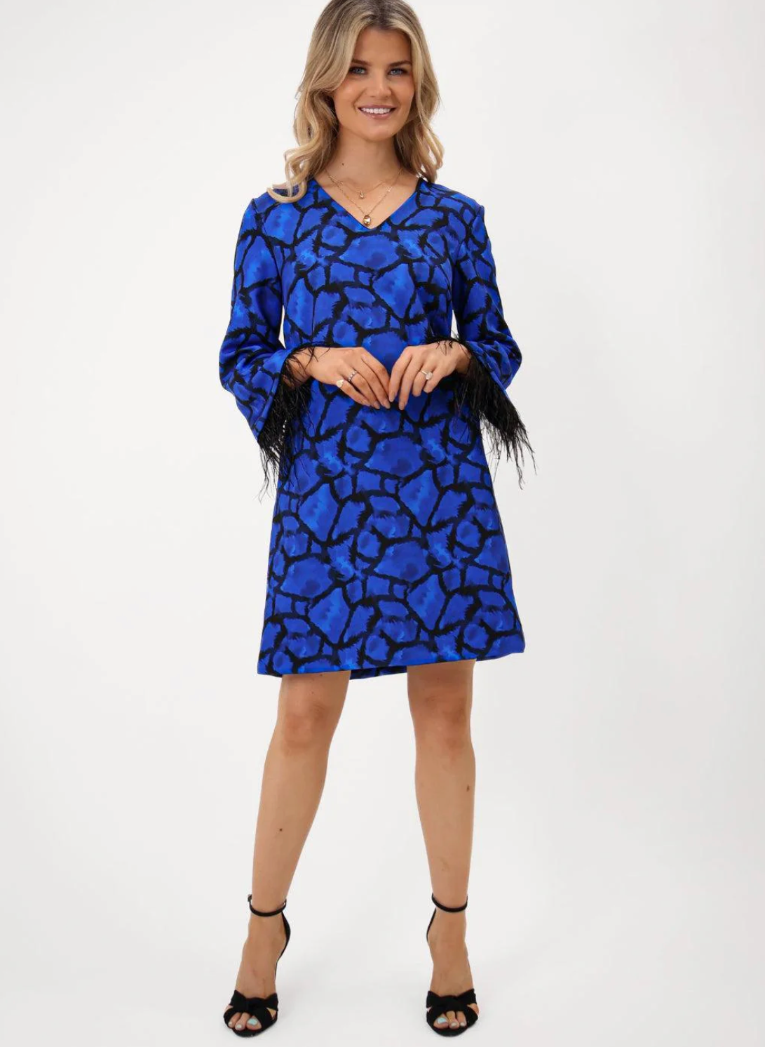 KATE & PIPPA TAYLOR MINI SHIFT DRESS IN BLUE PRINT
