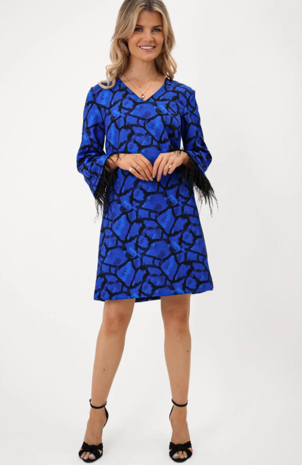 KATE & PIPPA TAYLOR MINI SHIFT DRESS IN BLUE PRINT