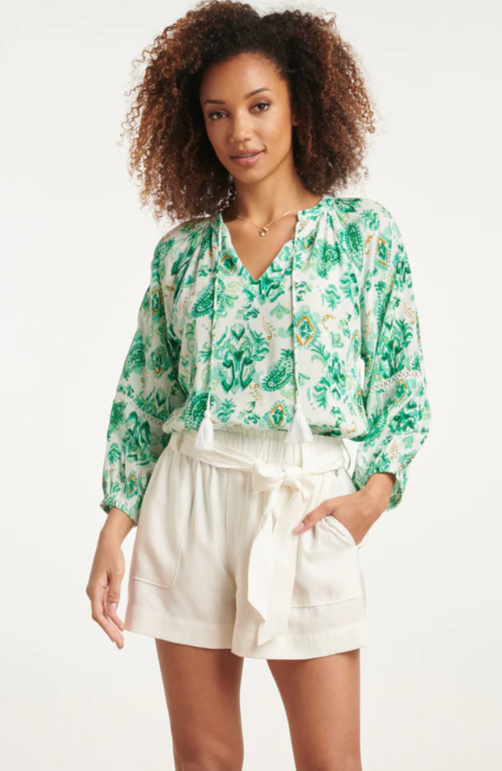 FRESH WHITE-GREEN ORNAMENT PRINT TOP